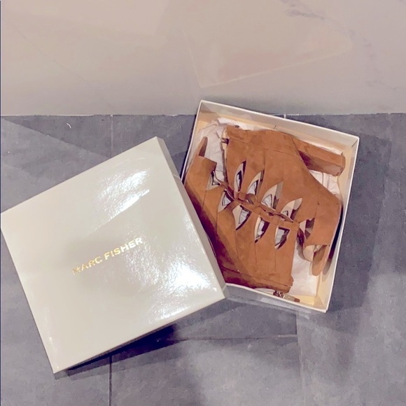 MARC FISHER Suede Caged Chunky Camel Booties - Picture 4 of 5